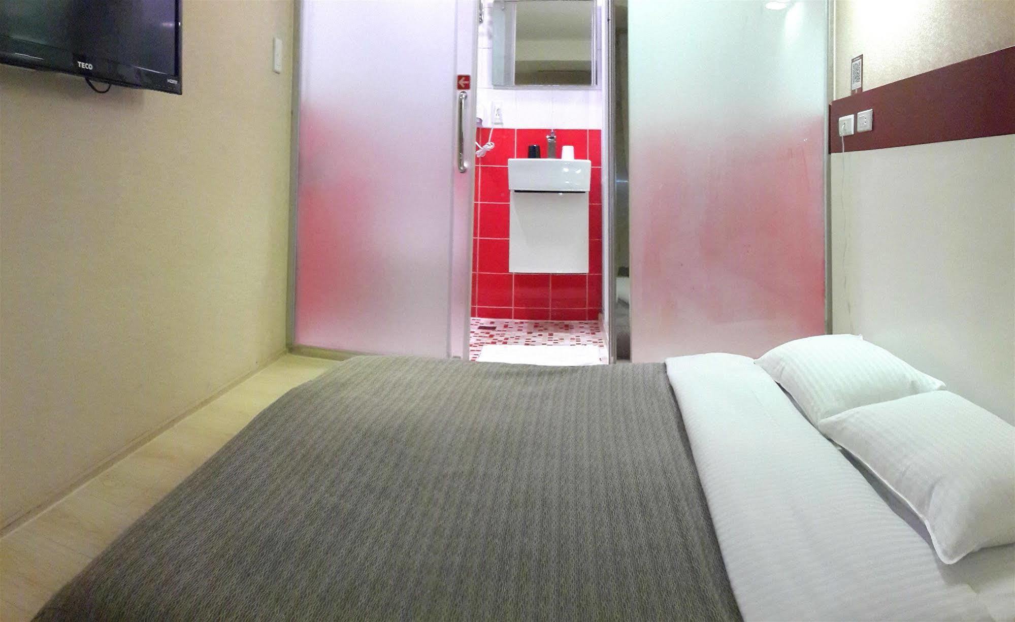 E-House Hotel Taipei Exterior photo